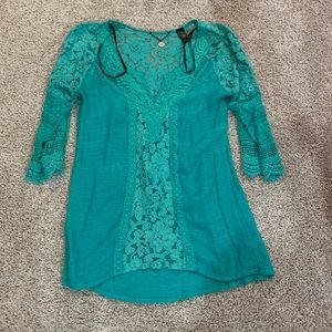 Beautiful BKE boutique shirt